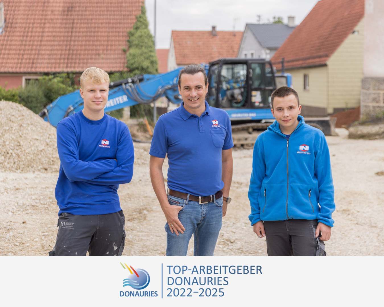 Ausbildungsleiter und Geschäftsführer mit zwei Auszubildenden der Neureiter GmbH – ausgezeichnet als Top Arbeitgeber Donau-Ries 2022–2025